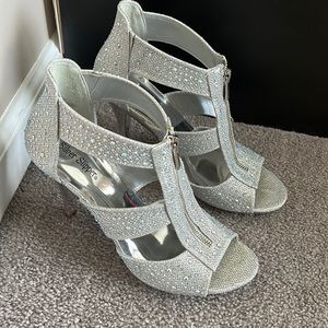 Silver Slipper Heels Size 10 Used